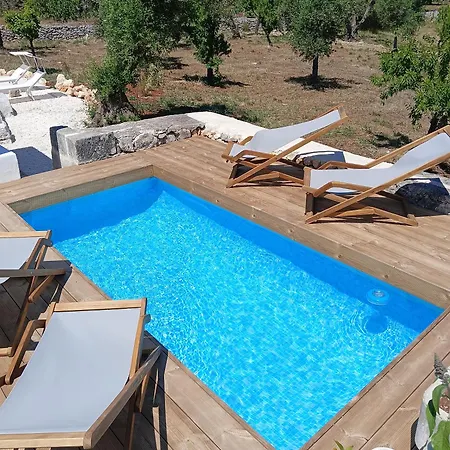 Trullo Biancolatte * سيغلي ميسابيكا