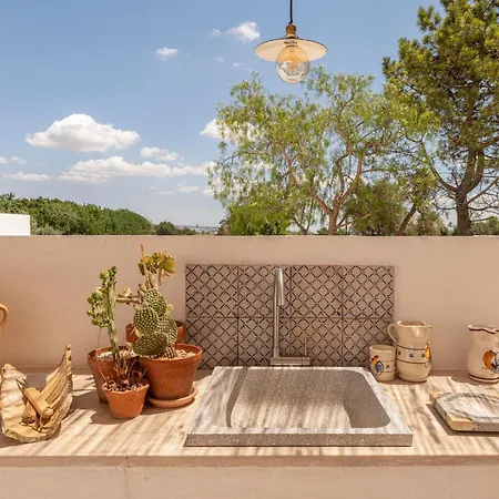 Trullo Biancolatte Ceglie Messapica