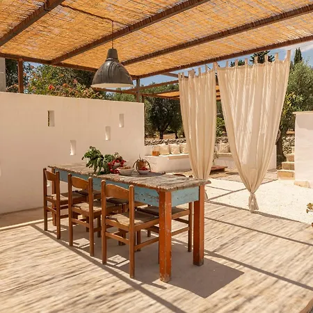 Trullo Biancolatte Hébergement de vacances *